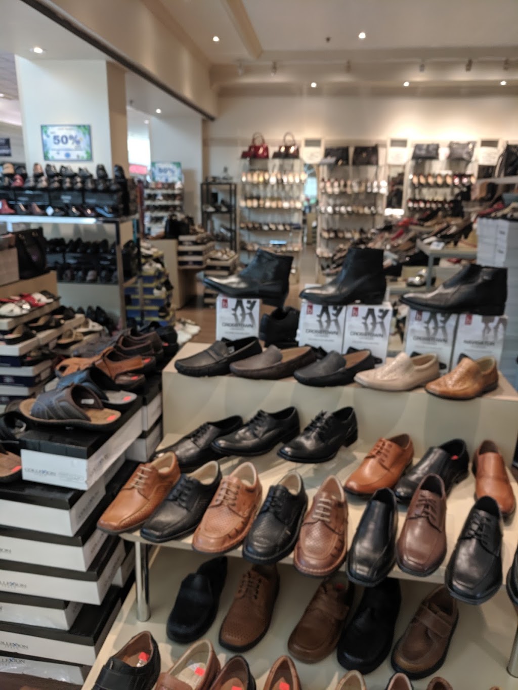 Star Shoes | 4141 Dixie Rd, Mississauga, ON L4W 1V5, Canada | Phone: (905) 282-9829