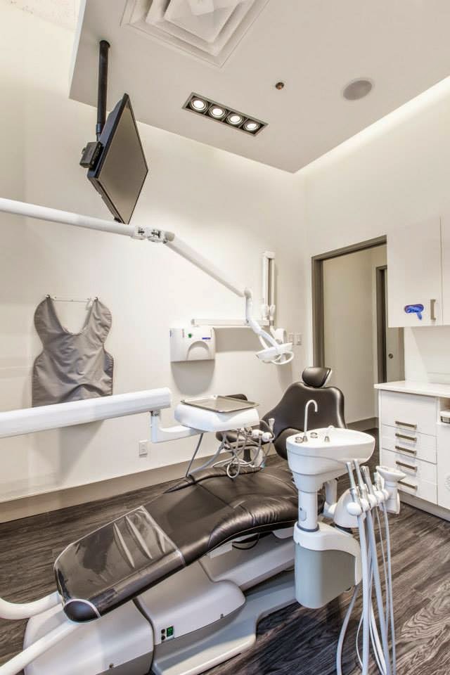 King East Dental | 201 King St E, Toronto, ON M5A 1J5, Canada | Phone: (647) 349-5999