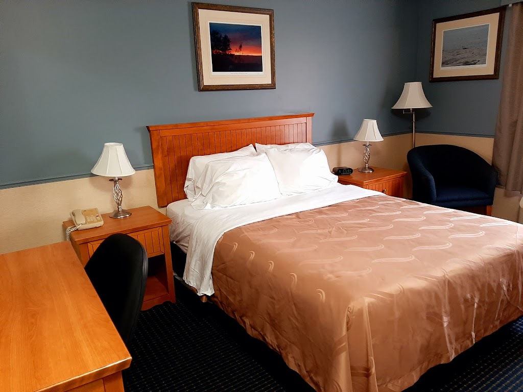 Quality Inn Rivière-du-Loup | 61 Bd Cartier, Rivière-du-Loup, QC G5R 5Z3, Canada | Phone: (418) 867-8221