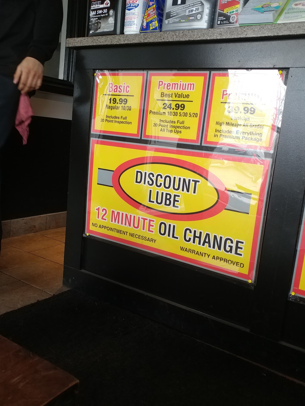 Discount Lube & Mr. Brakes | 410 Upper Sherman Ave, Hamilton, ON L8V 3L3, Canada | Phone: (905) 544-9400