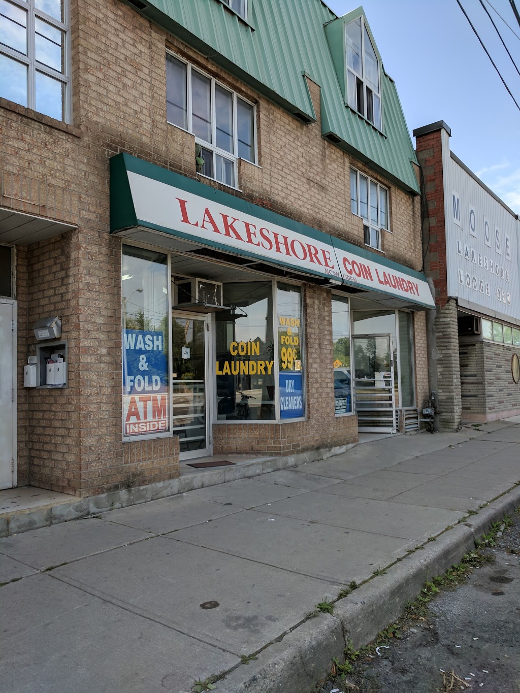 Lakeshore Coin Laundry | 3747 Lake Shore Blvd W, Etobicoke, ON M8W 1P9, Canada | Phone: (647) 346-7363