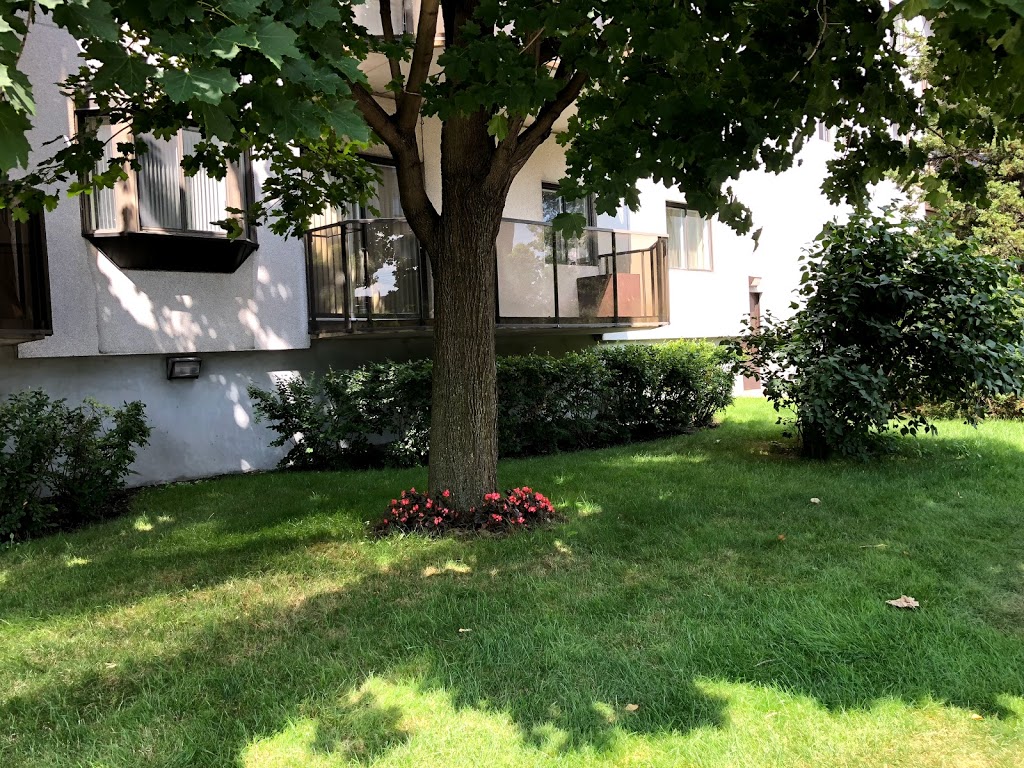 Condo Versailles | 7333 Rue Pierre Corneille, Montréal, QC H1M 3N9, Canada | Phone: (514) 296-8428