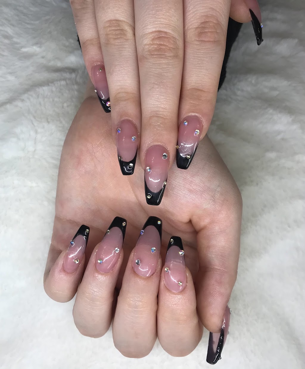 Li - Épil et Ongles | 153 Rue Saint-Antoine-Nord, Lavaltrie, QC J5T 2G6, Canada | Phone: (514) 641-8805