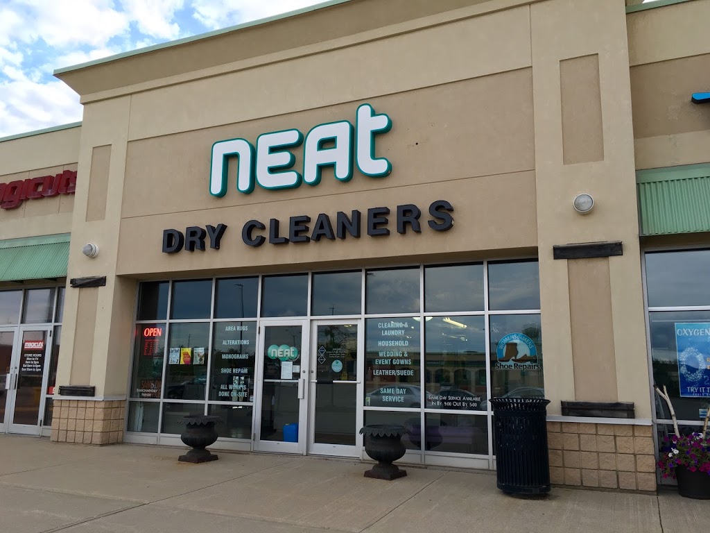 Neat Dry Cleaners | 478 Dundas St W, Oakville, ON L6H 6R8, Canada | Phone: (905) 257-2956