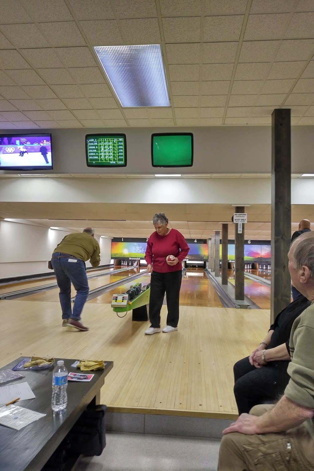 Bowlers Lanes | 93 6 Ave, Gimli, MB R0C 1B0, Canada | Phone: (204) 642-6837