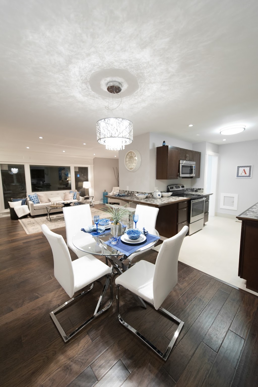 Laura Rotz Real Estate - Royal LePage Niagara | 33 Maywood Ave, St. Catharines, ON L2R 1C5, Canada | Phone: (905) 380-6624