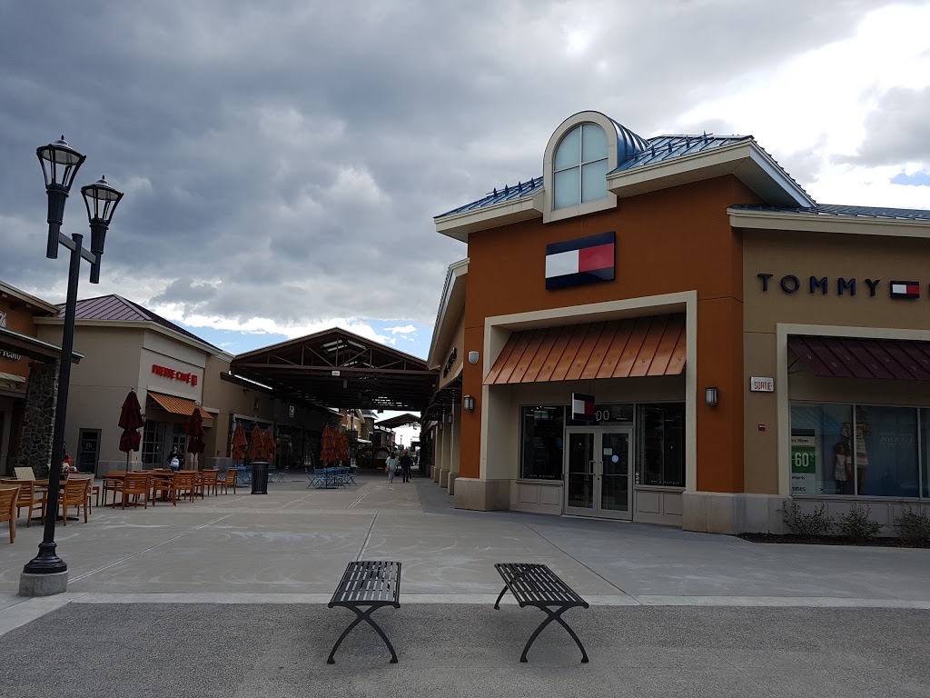 Premium Outlets Montreal | 19001 Chemin Notre Dame Suite 231, Mirabel, QC J7J 0T1, Canada | Phone: (450) 710-1750