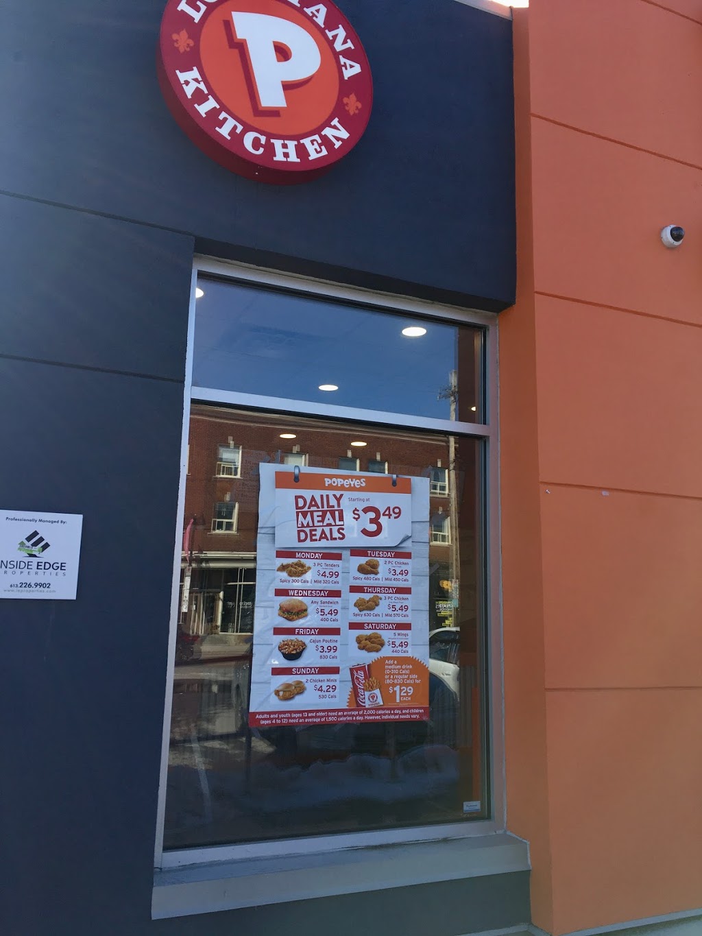 Popeyes Louisiana Kitchen | 690 Bank St, Ottawa, ON K1S 3T8, Canada | Phone: (613) 695-6100