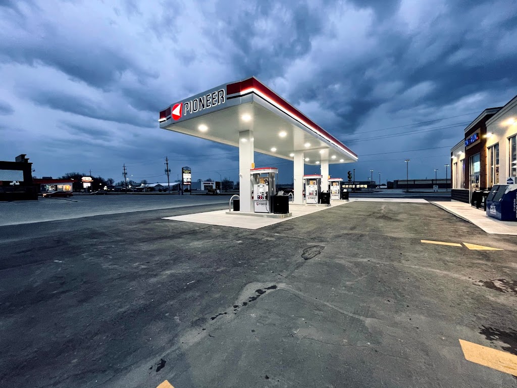 Pioneer Gas Station | 63 McNaughton Ave, Wallaceburg, ON N8A 1R7, Canada | Phone: (519) 626-8525