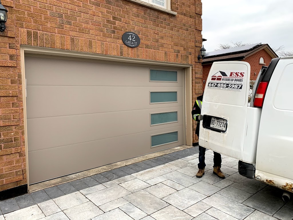 ESS garage door and opener technician corporation | 3258 Sunlight St, Mississauga, ON L5M 0G7, Canada | Phone: (647) 886-5987