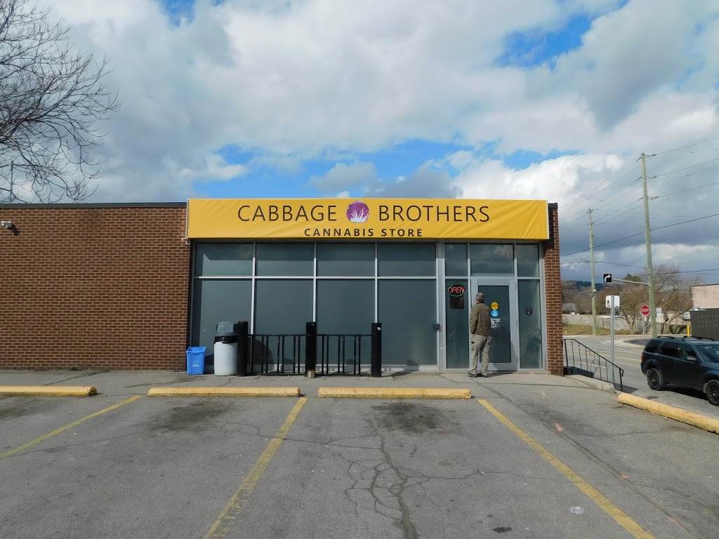 Cabbage Brothers Cannabis Store | 57 Cootes Dr, Dundas, ON L9H 1B5, Canada | Phone: (905) 628-6324