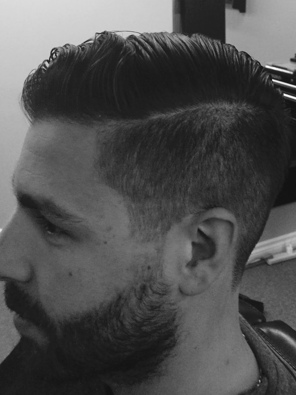 Le Blues Barbershop | 13698 Boulevard Curé-Labelle, Mirabel, QC J7J 1L2, Canada | Phone: (514) 452-6529