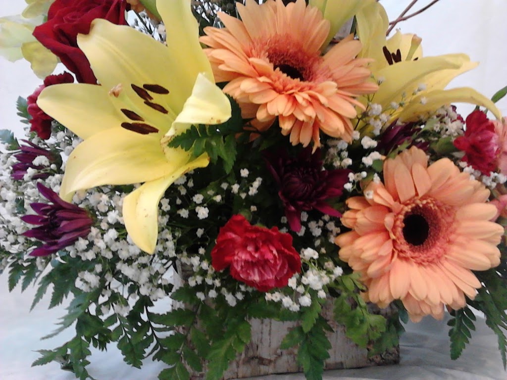 Pumpkins Posies Flower Shop | 1092 Augsburg Rd, Eganville, ON K0J 1T0, Canada | Phone: (613) 628-2098