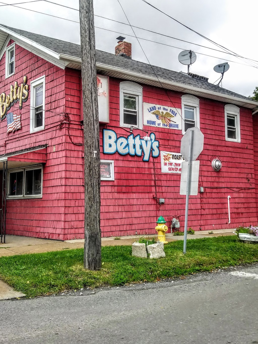 Bettys Grill | 215 Main St, North Tonawanda, NY 14120, USA | Phone: (716) 693-6422