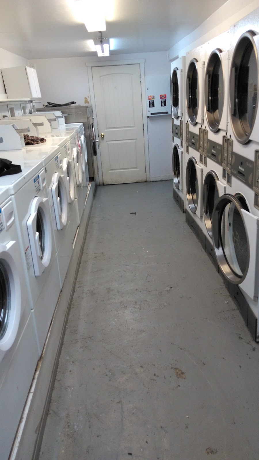 Southside Suds Laundromat | 2102 Lake Placid Rd, Whistler, BC V0N 1B2, Canada | Phone: (604) 966-0668