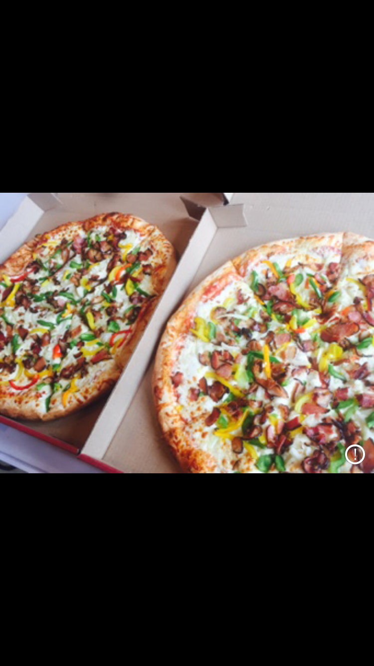 Restaurant pizza mike 2 pour 1 | 7 Rue Child, Coaticook, QC J1A 2B2, Canada | Phone: (819) 849-4422