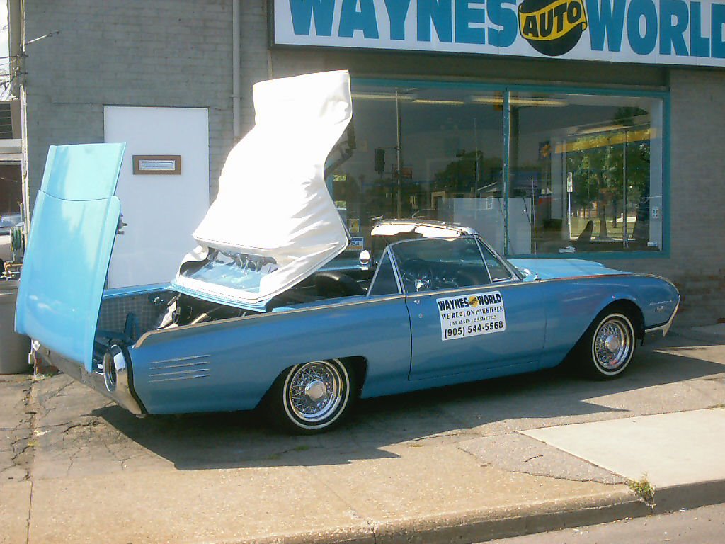 Waynes Auto World | 303 Queenston Rd, Hamilton, ON L8K 1H2, Canada | Phone: (905) 544-9525