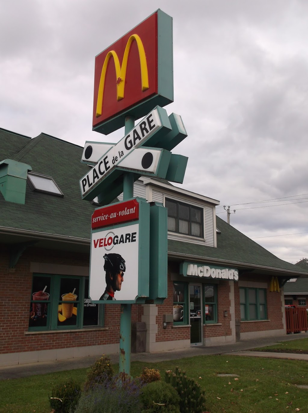 McDonalds | 81 Rue Denison E, Granby, QC J2G 4C7, Canada | Phone: (450) 777-1841