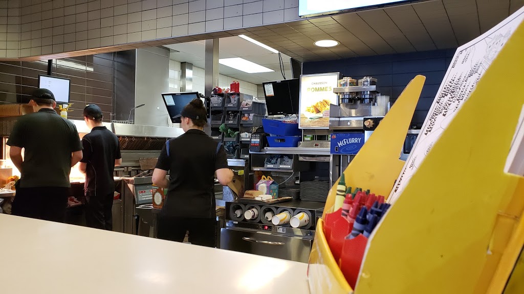 McDonalds | 825 Boul, Route Jean-Gauvin, Sainte-Foy, QC G1X 4M6, Canada | Phone: (418) 872-6805