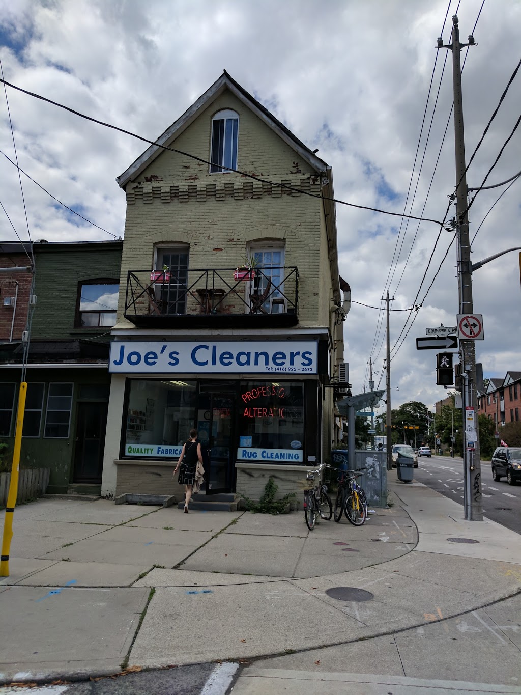Joes Cleaners | 160 Brunswick Ave, Toronto, ON M5S 2M2, Canada | Phone: (416) 925-2672