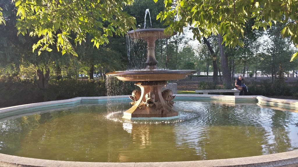 Trafalgar Fountain | Lakeshore Dr, Regina, SK S4S 0B3, Canada
