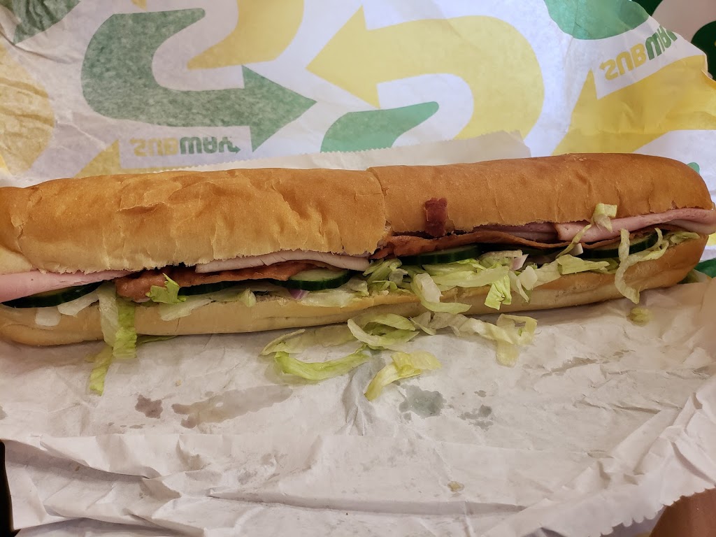 Subway | 23546 Woodbine Ave E1-A, Keswick, ON L4P 3E9, Canada | Phone: (905) 476-8782