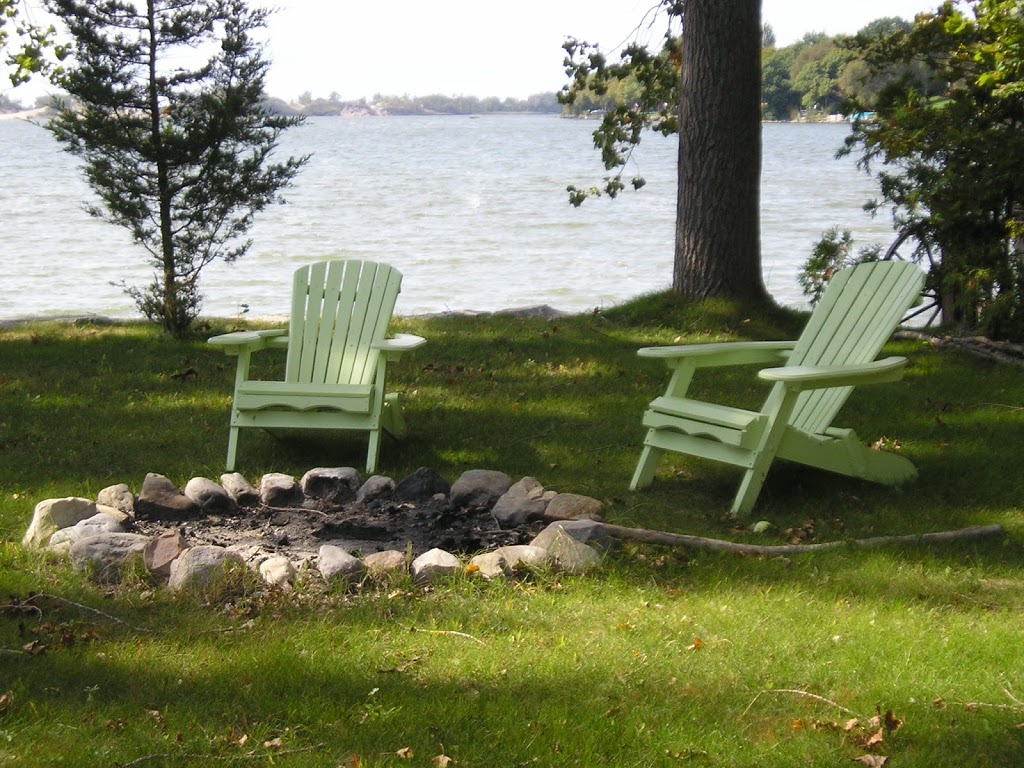 The Sweet Retreat Cottage on West Lake (Sandbanks) | 151 Winns Dr, Prince Edward, ON K0K 2T0, Canada | Phone: (613) 393-2831