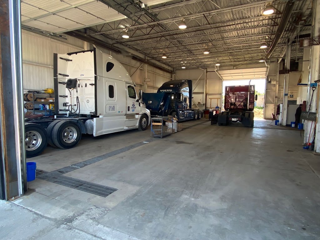 JB Truck Repair Centre | 740 Beaverdale Rd, Cambridge, ON N3C 2V3, Canada | Phone: (226) 895-1498