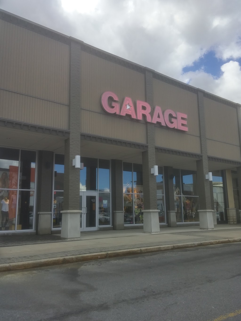 Garage | 9415 Boulevard Leduc, #5 #L134, Brossard, QC J4Y 0A5, Canada | Phone: (450) 676-8793