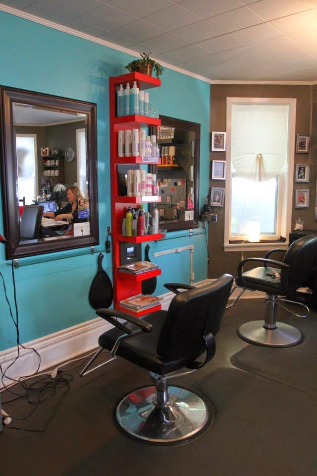 Kimberleys Hair & Nail Studio | 636 Berford St, Wiarton, ON N0H 2T0, Canada | Phone: (519) 534-4204