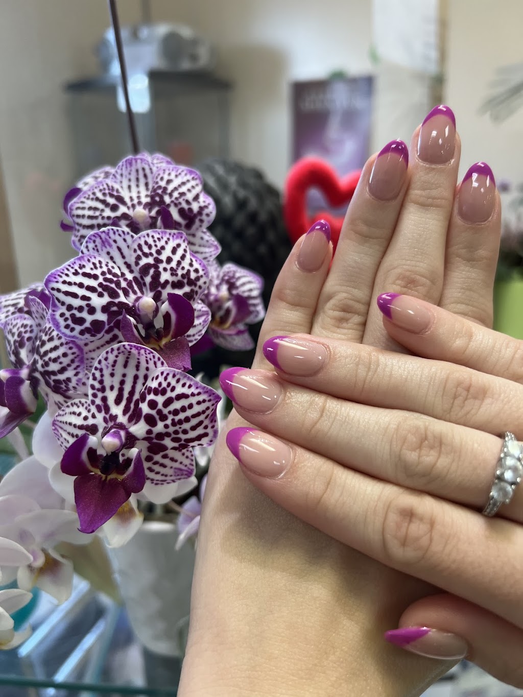 Ongles Ste Dorothée | 270 Blvd. Samson, Laval, QC H7X 2Y9, Canada | Phone: (450) 719-3389