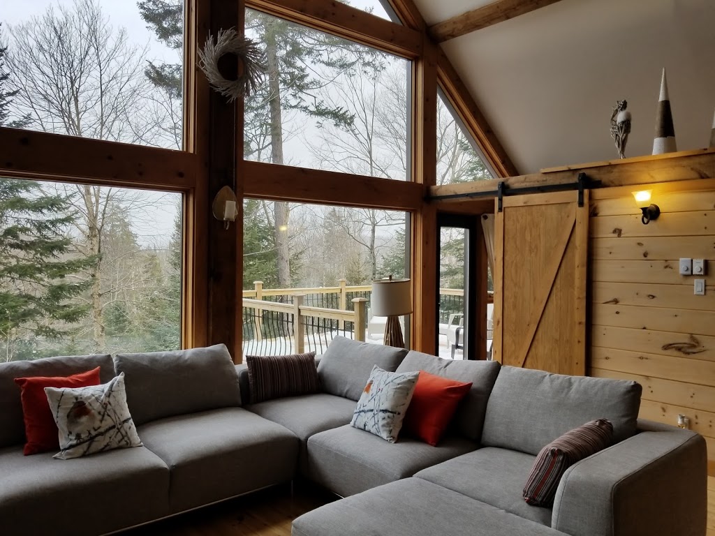 Chalet de Lynx | 706 Chemin des Montfortains, Wentworth-Nord, QC J0T 1Y0, Canada | Phone: (514) 463-1677