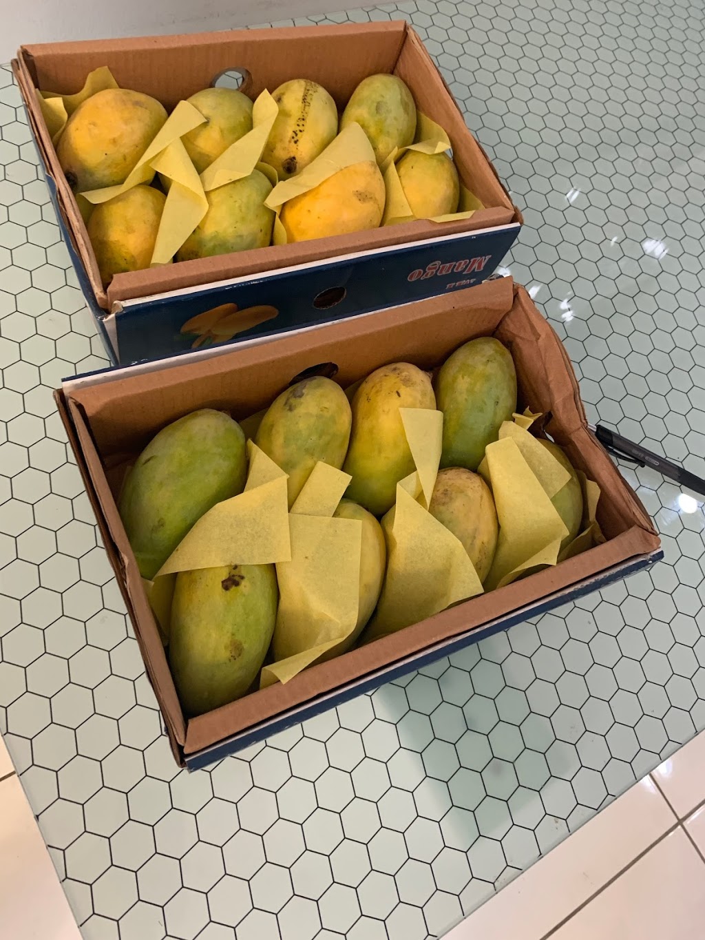 Pakistani Mangoes | 1212 Dundas St W, Mississauga, ON L5C 1E2, Canada | Phone: (647) 854-6665