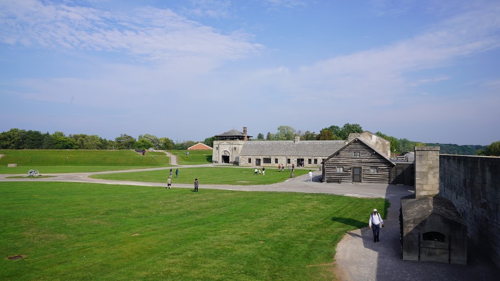 Old Fort Niagara Light, Youngstown, NY | Fort Niagara State Park, Scott Ave, Youngstown, NY 14174, USA | Phone: (716) 745-7611