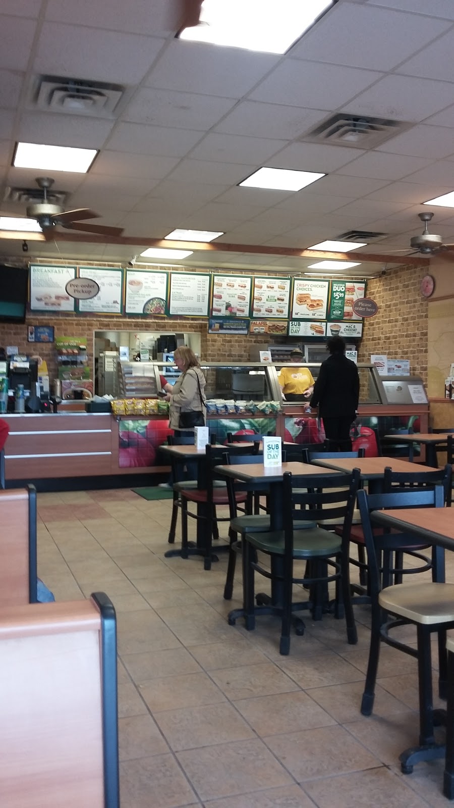 Subway | 1524 Lansdowne St W Unit 6, Peterborough, ON K9J 2A2, Canada | Phone: (705) 742-9378