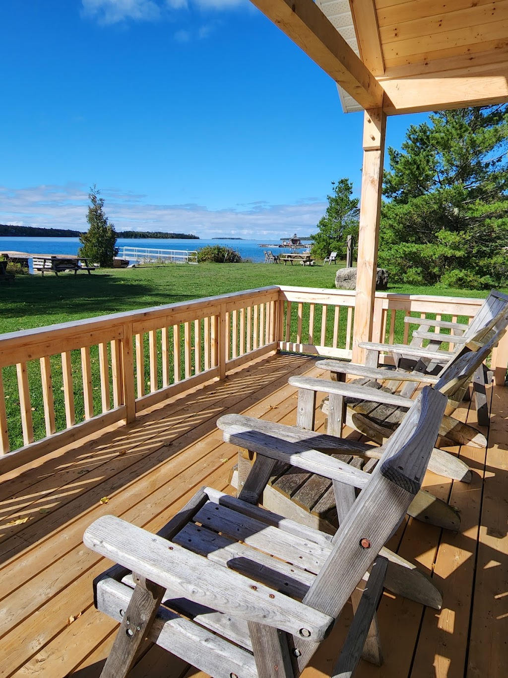 Wireless Bay Cottages | 112 Bay St, Tobermory, ON N0H 2R0, Canada | Phone: (855) 596-2999