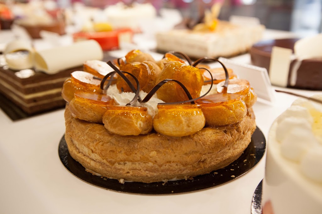 Amadeus Patisserie | 7380 Bathurst St, Thornhill, ON L4J 7M1, Canada | Phone: (905) 882-9957