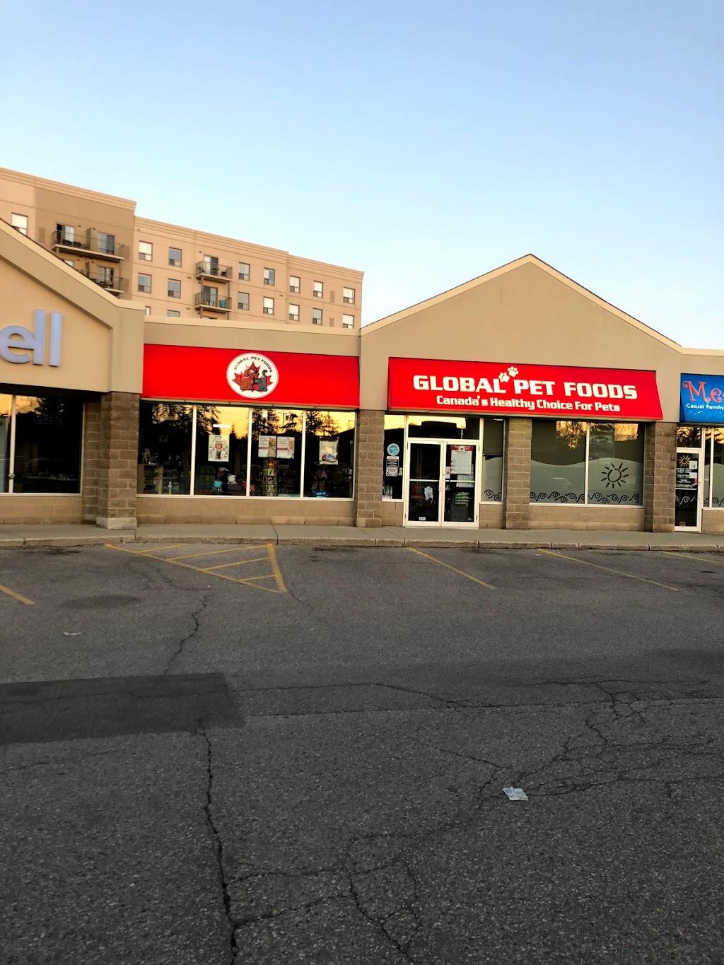 Global Pet Foods | 425 University Ave, Waterloo, ON N2K 4C9, Canada | Phone: (519) 579-9494