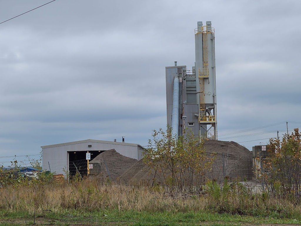 Béton Almamix Ltée | 805 Av. Bombardier, Alma, QC G8B 6H2, Canada | Phone: (418) 662-5721