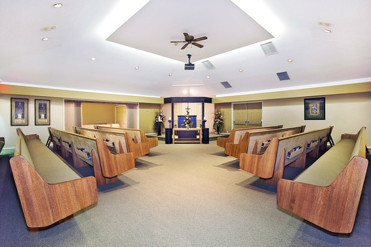 Hendersons Fraser Valley Funeral Home | 34537 Marshall Rd, Abbotsford, BC V2S 1M1, Canada | Phone: (604) 854-5534