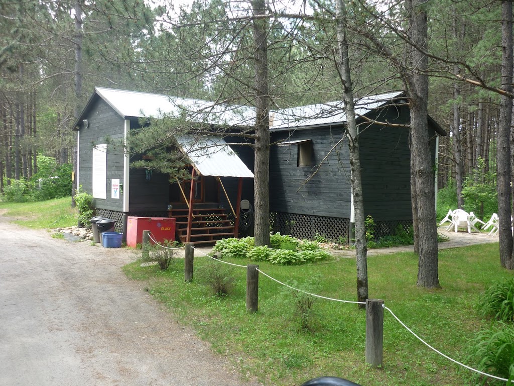 Camping Fou Du Roi | 1720 Rue Landry, Rivière-Rouge, QC J0T 1T0, Canada | Phone: (819) 275-0085