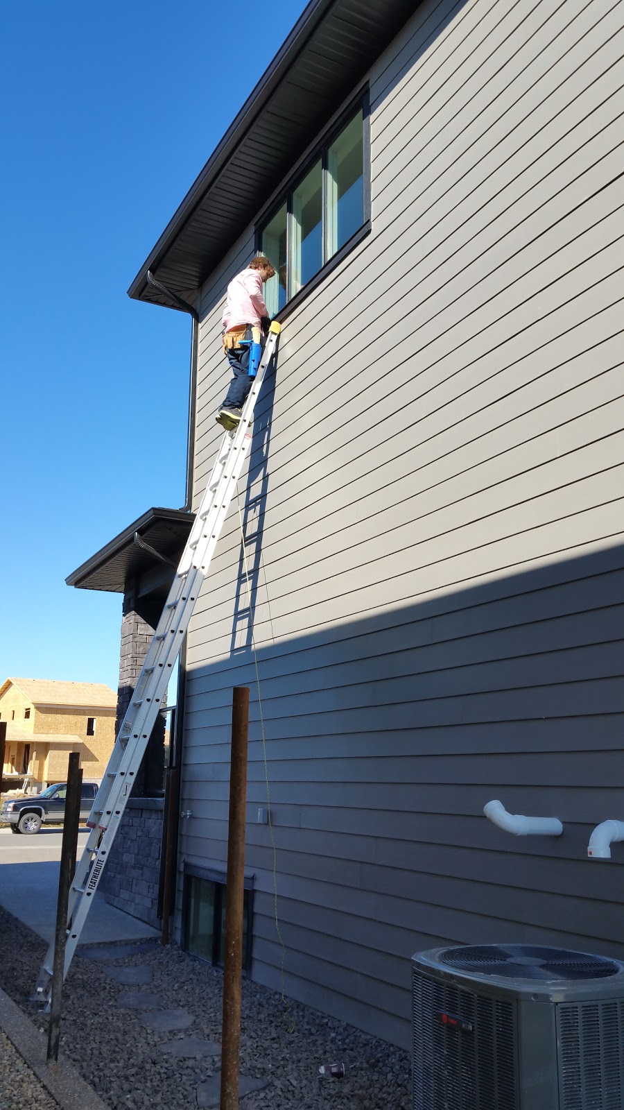 Robin Eye Window Cleaning Ltd | 212045 Twp Rd 81a #3, Lethbridge, AB T1K 8G6, Canada | Phone: (587) 602-1310