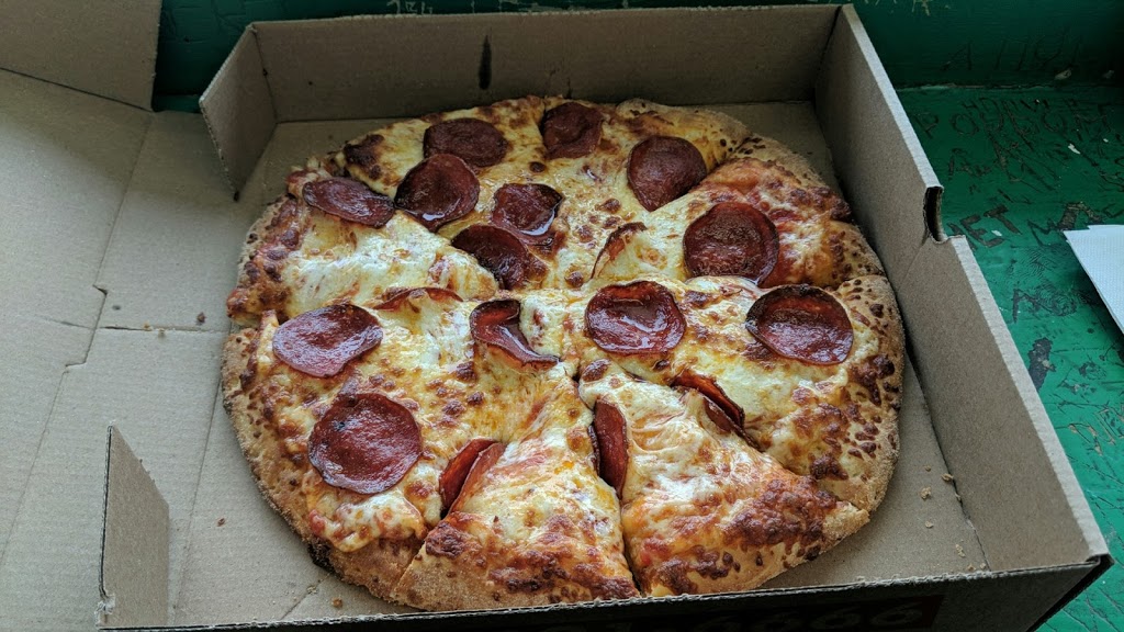 Reginos Pizza Aurora | 14810 Yonge St, Aurora, ON L4G 1N3, Canada | Phone: (905) 841-7002