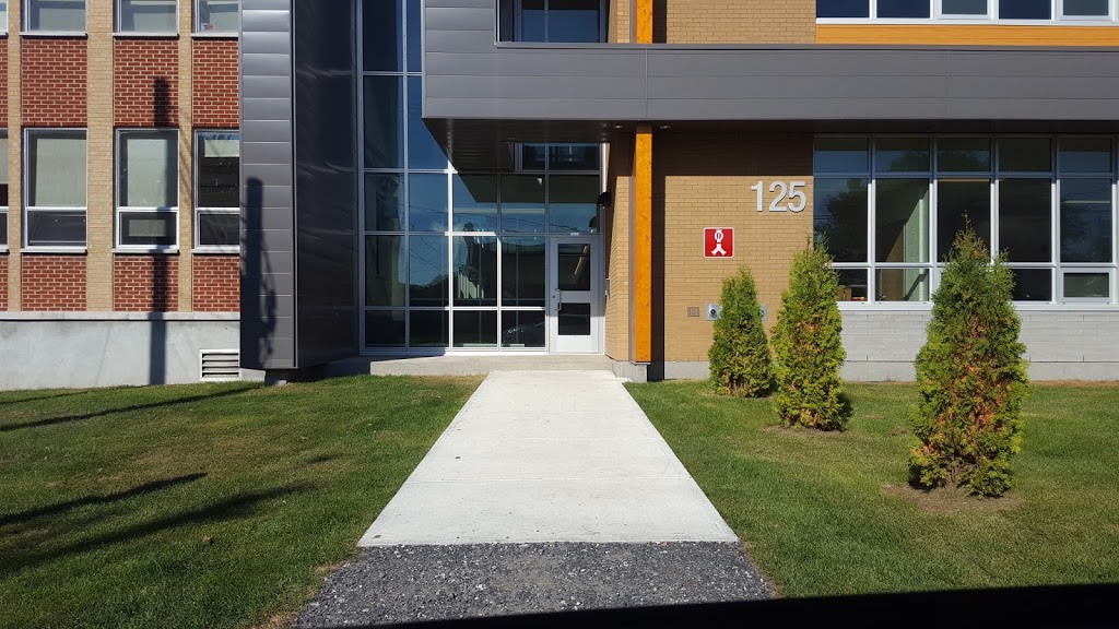 École Jean Xxiii | 125 Rue Saint Jean, Ange-Gardien, QC J0E 1E0, Canada | Phone: (450) 293-8106