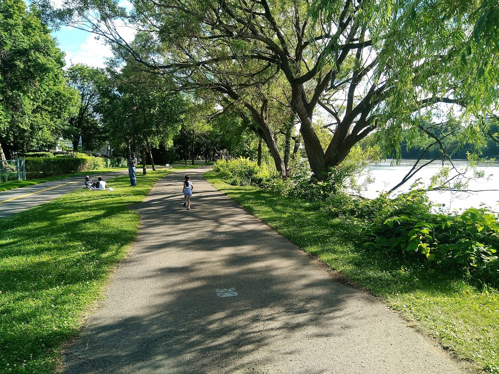 Parc Aimé-Léonard / La Route de Champlain | 4975 Boulevard Gouin E, Montréal-Nord, QC H1G 6J9, Canada | Phone: (438) 725-2735