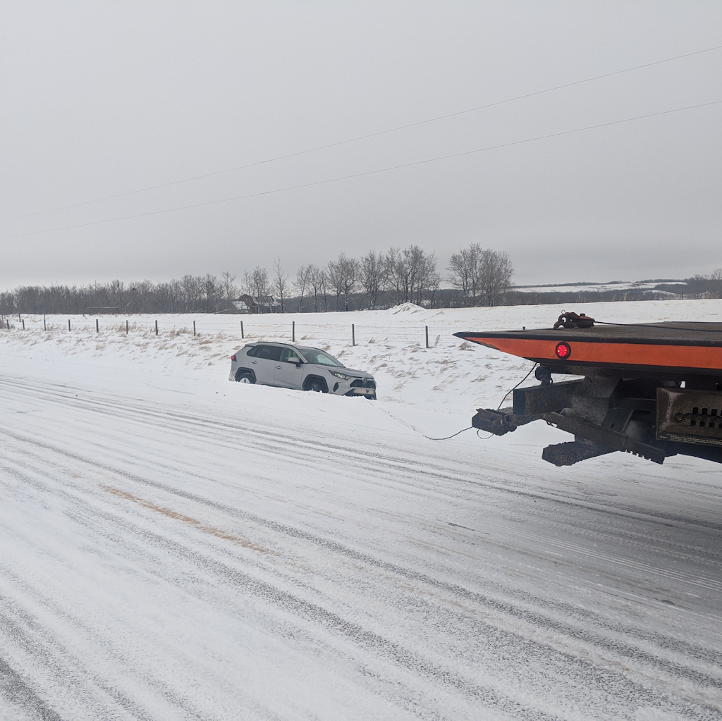 Mar-Tin Towing & Recovery Red Deer | 408 Allan St, Red Deer, AB T4R 2K7, Canada | Phone: (403) 588-4869