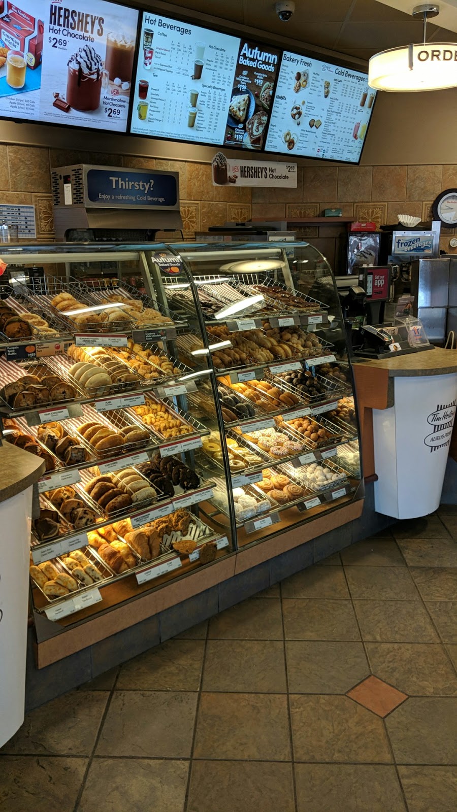 Tim Hortons | 1384 Wellington Rd, London, ON N6E 1W1, Canada | Phone: (519) 685-7330