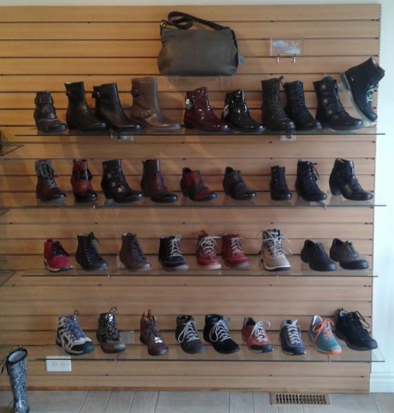 Chaussures Laforest Ltee | 805 Boulevard Roland-Therrien, Longueuil, QC J4H 4A6, Canada | Phone: (450) 674-6584