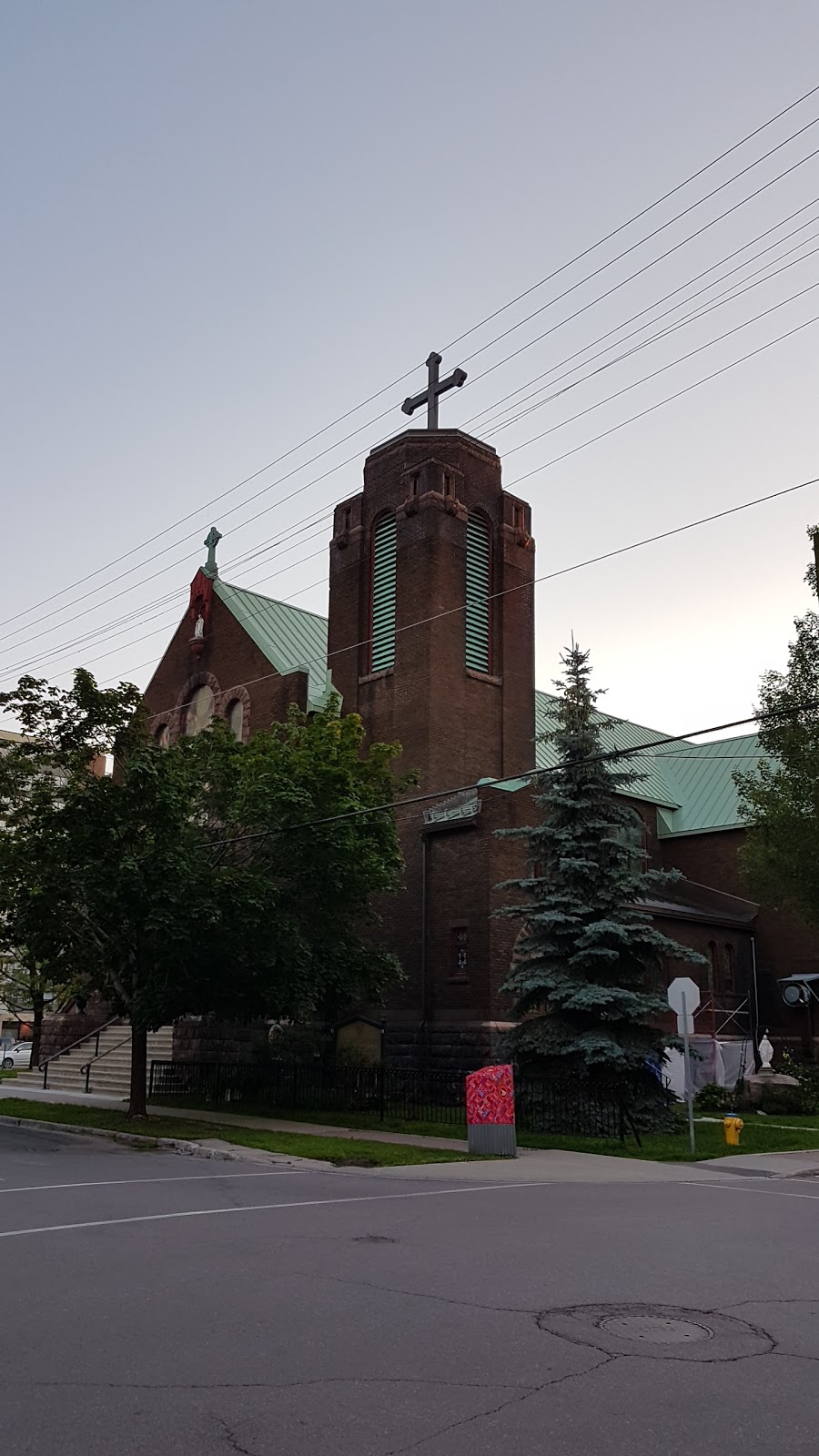 St. Theresa Roman Catholic Church | 95 Somerset St W, Ottawa, ON K2P 0H3, Canada | Phone: (613) 235-5119