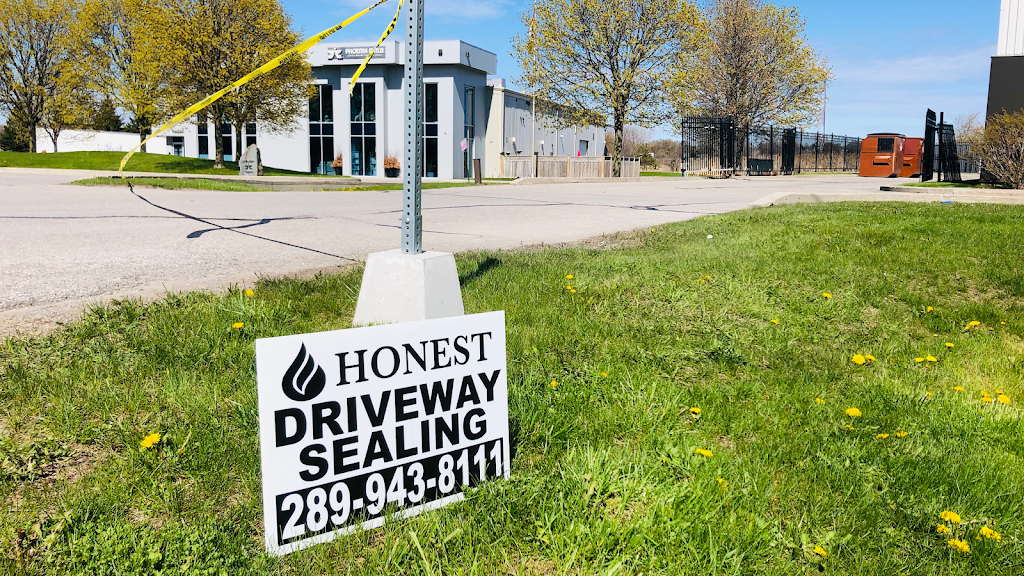 Honest Driveway Sealing and Repair | 4 Fenwick Ave, Bowmanville, ON L1C 4R6, Canada | Phone: (289) 943-8111